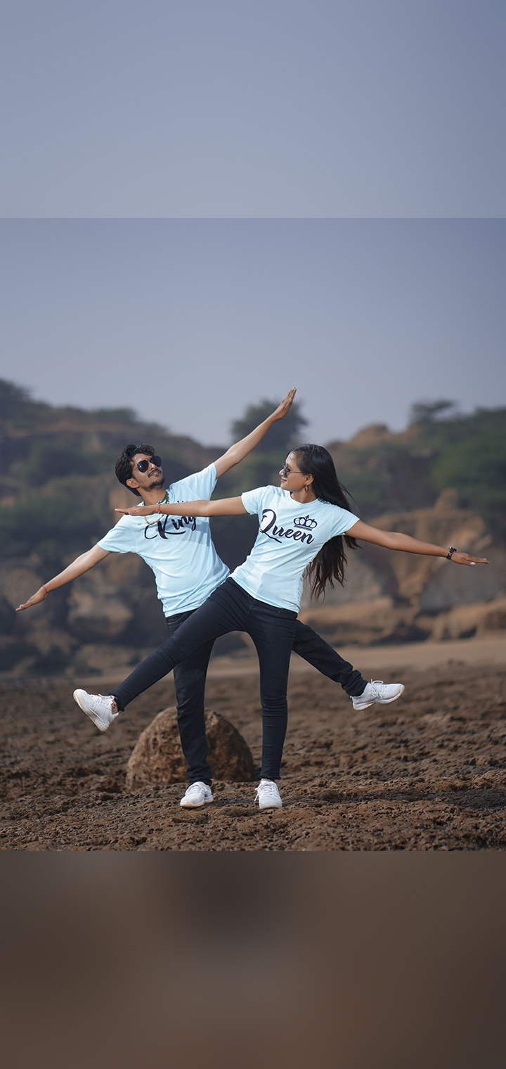CLICK BLICK Pose Image