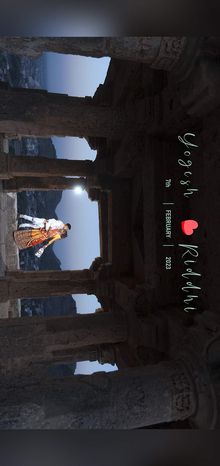 CLICK BLICK Pose Image