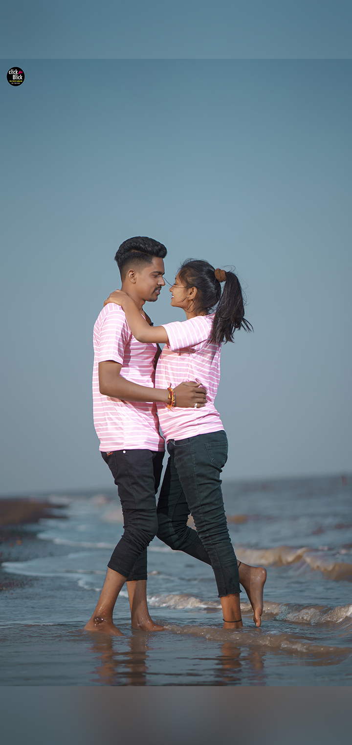 CLICK BLICK Pose Image