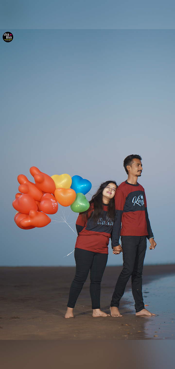 CLICK BLICK Pose Image