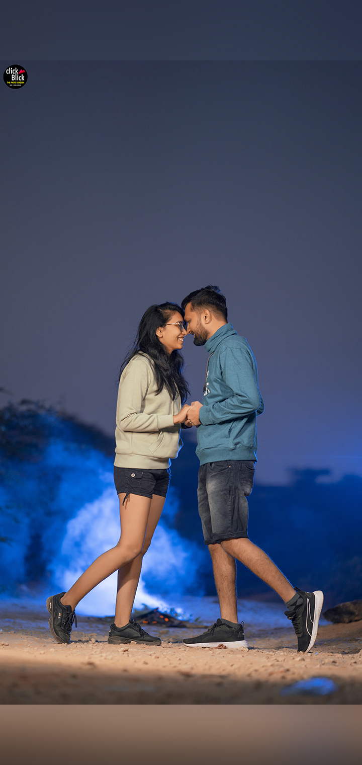 CLICK BLICK Pose Image