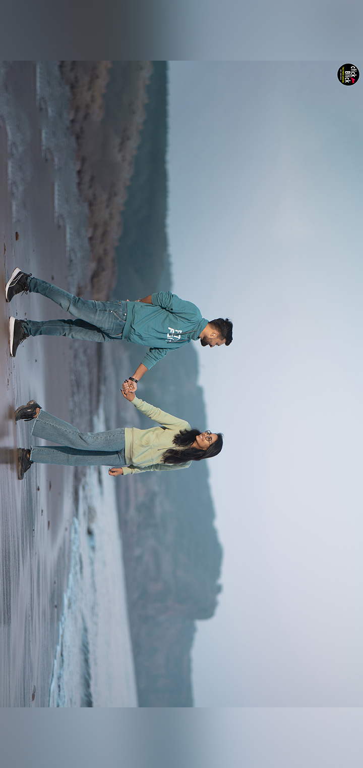 CLICK BLICK Pose Image