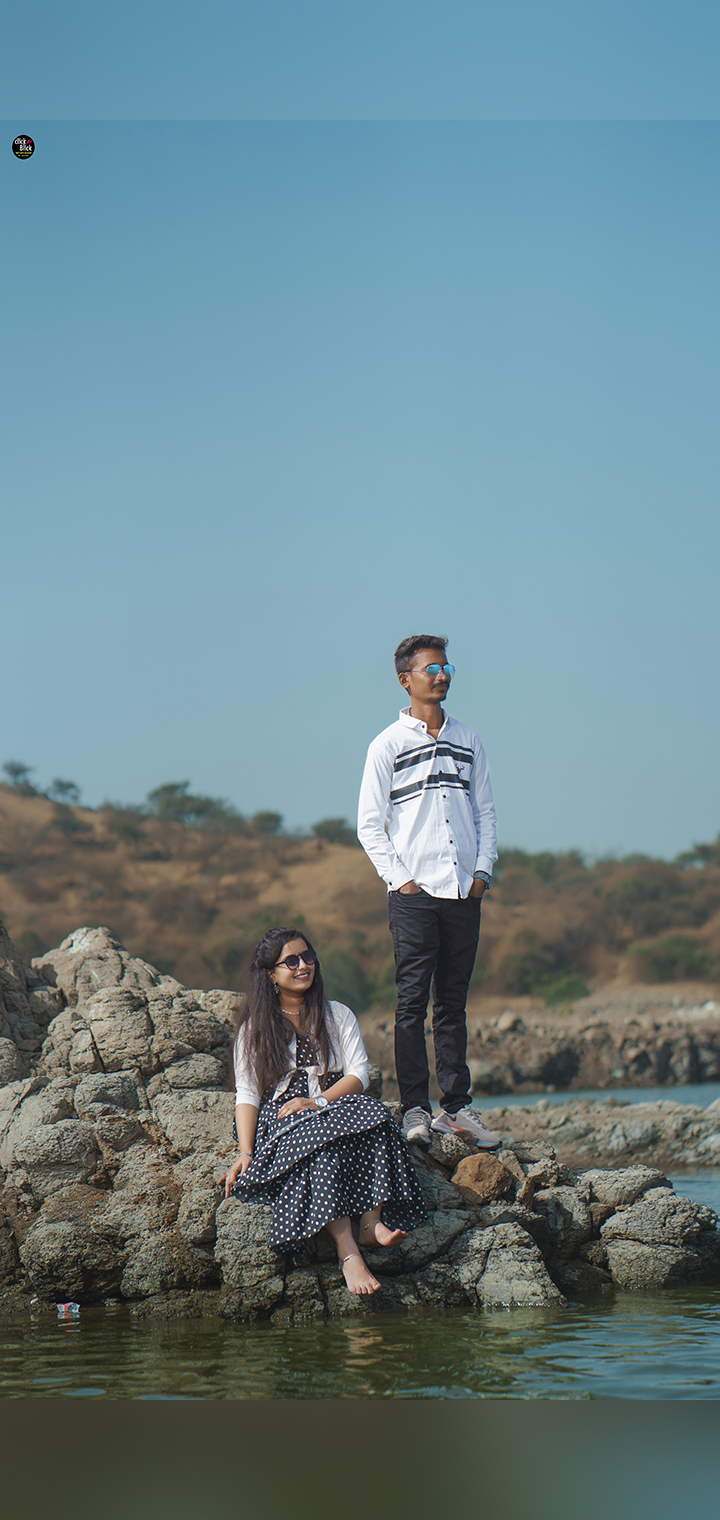 CLICK BLICK Pose Image