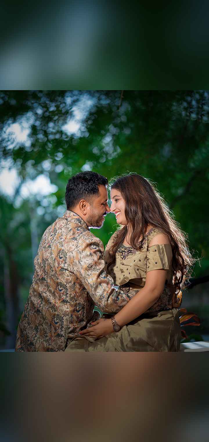 CLICK BLICK Pose Image