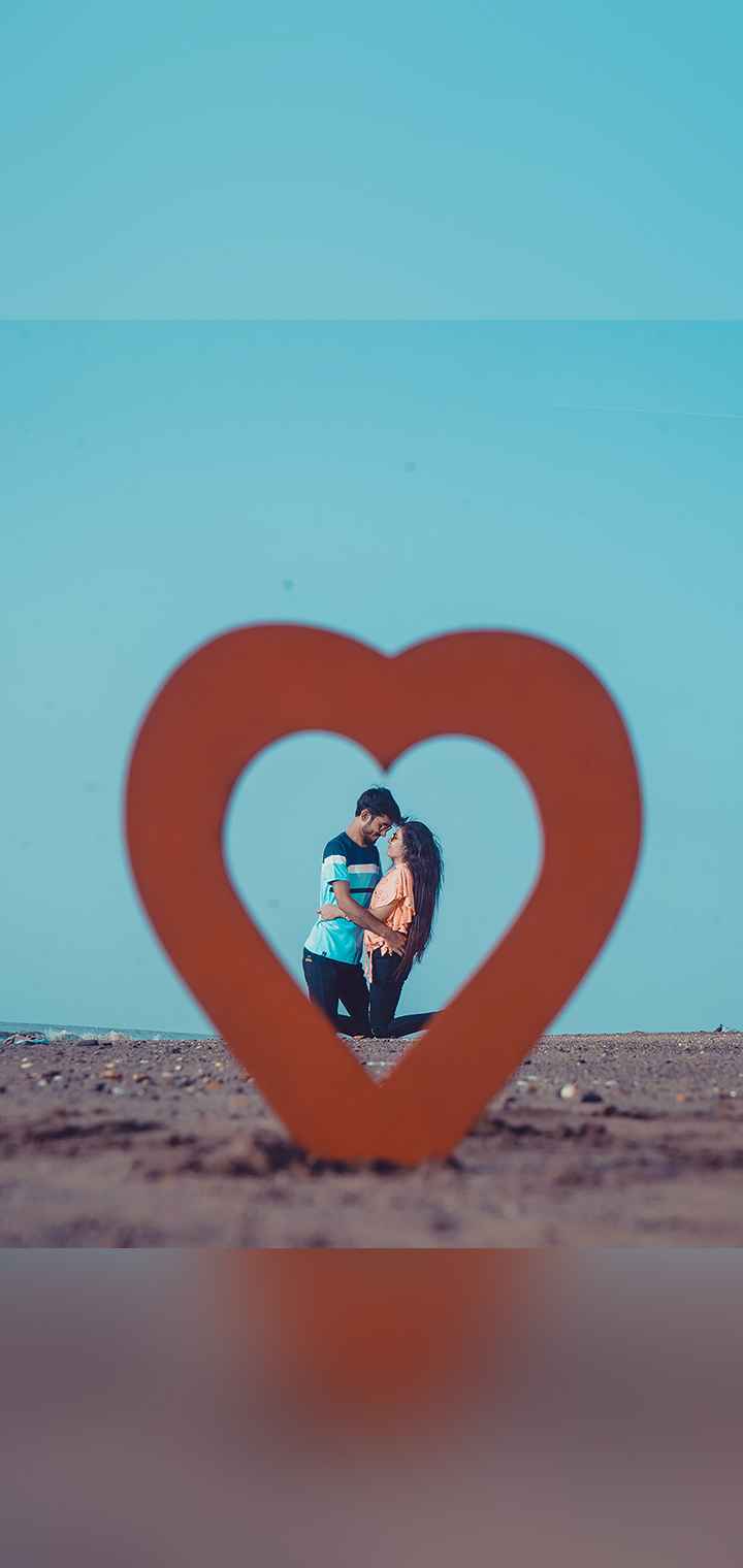 CLICK BLICK Pose Image