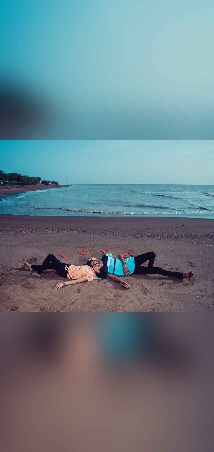 CLICK BLICK Pose Image