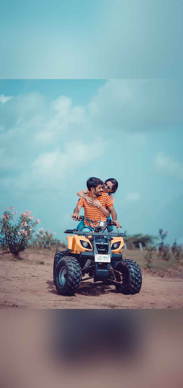 CLICK BLICK Pose Image