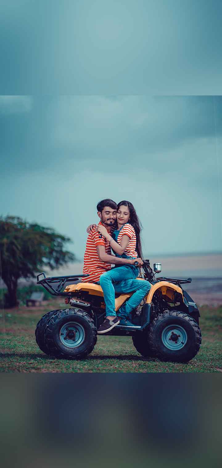 CLICK BLICK Pose Image