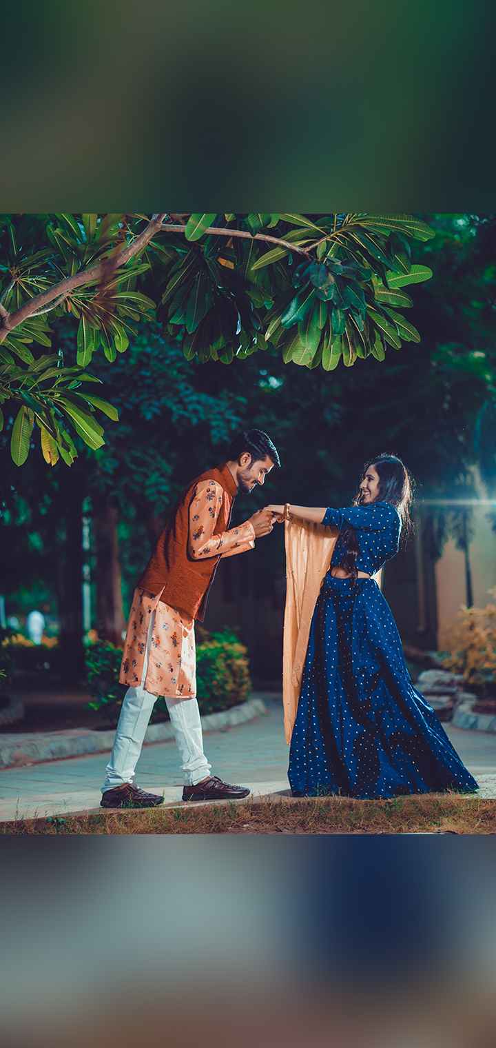 CLICK BLICK Pose Image