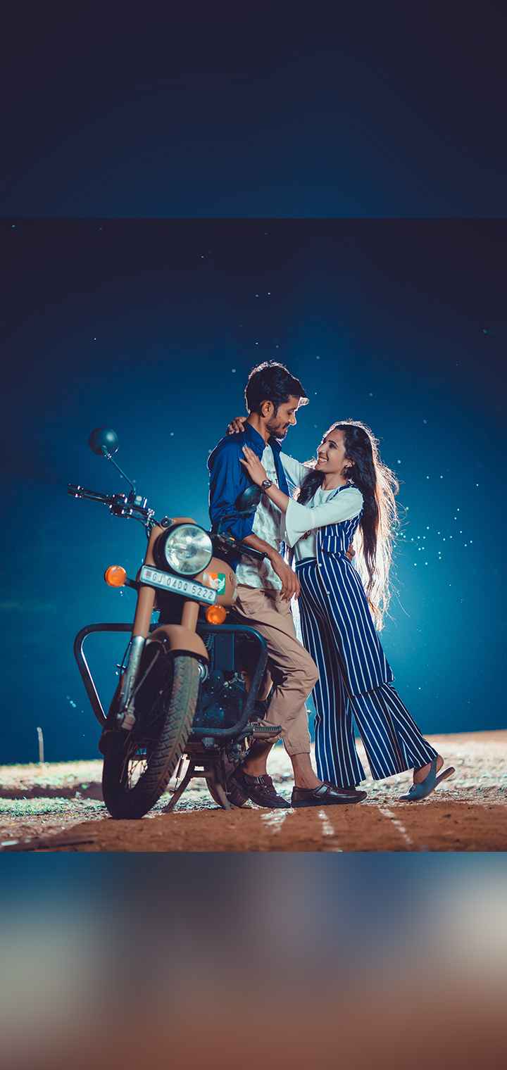 CLICK BLICK Pose Image