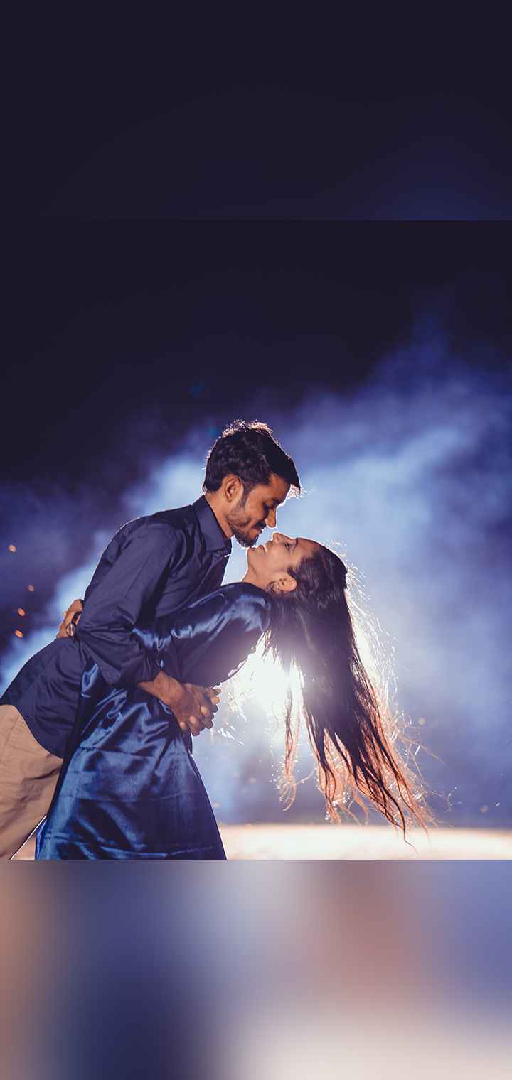 CLICK BLICK Pose Image