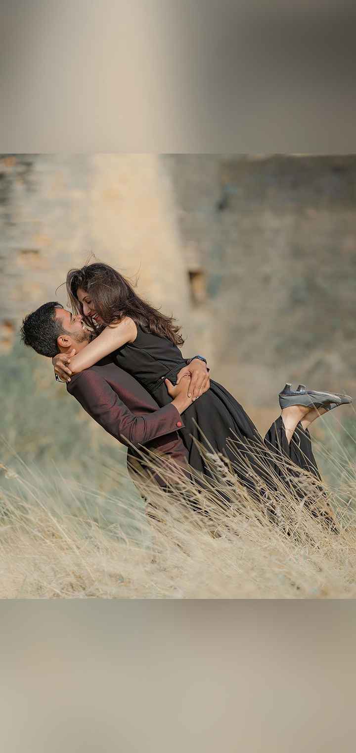 Dilus Photography Pose Image
