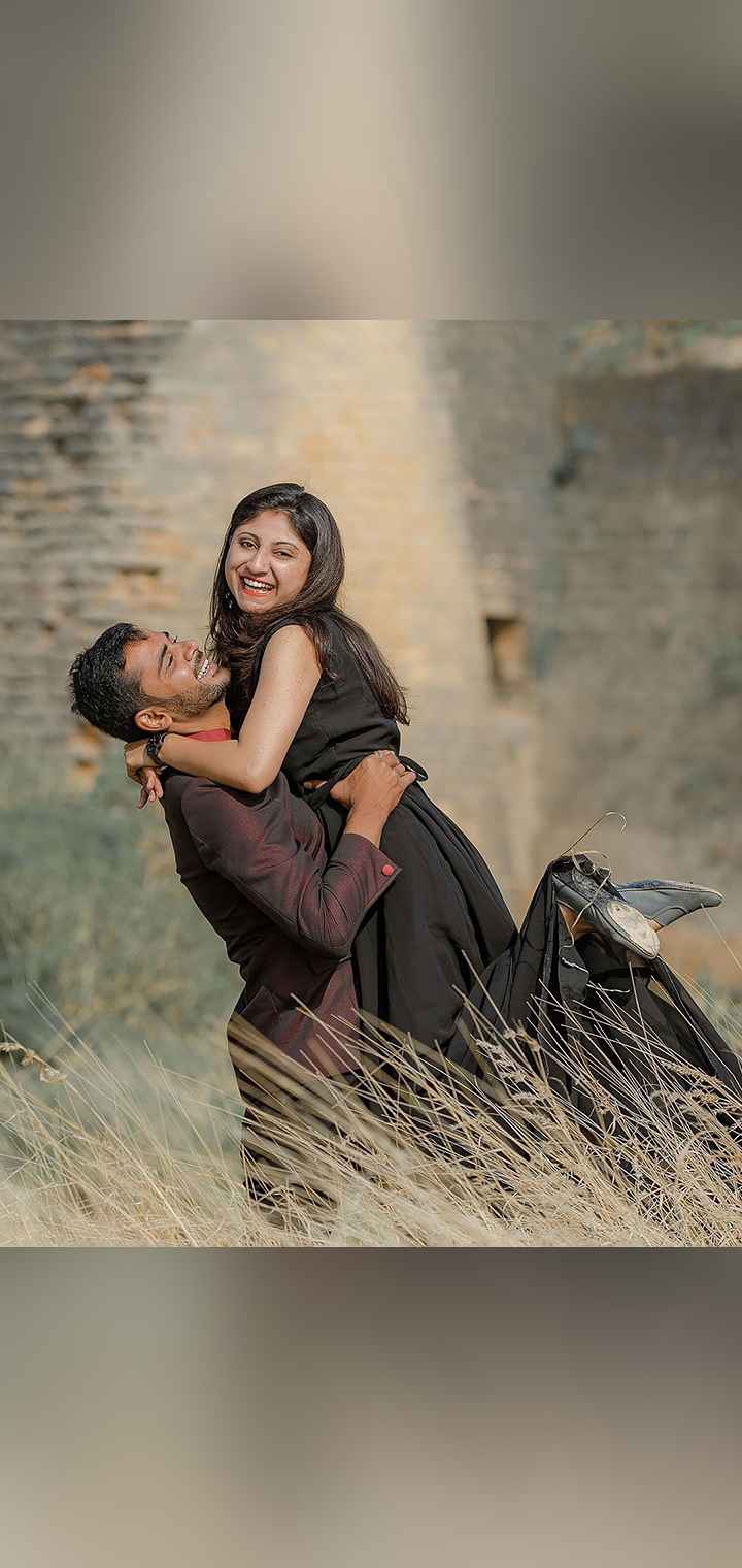 Dilus Photography Pose Image