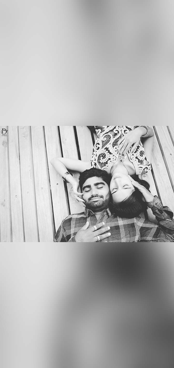Dilus Photography Pose Image