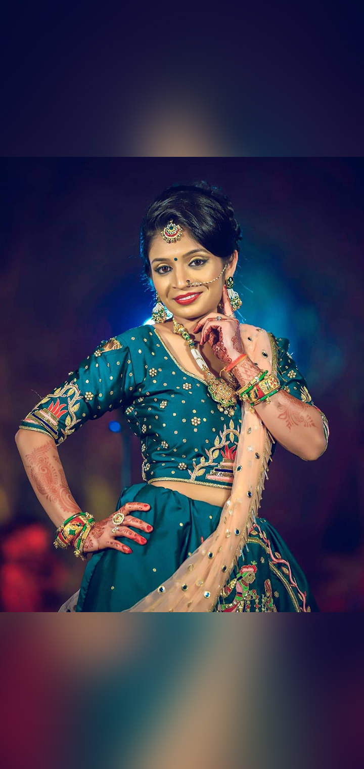 Dilus Photography Pose Image