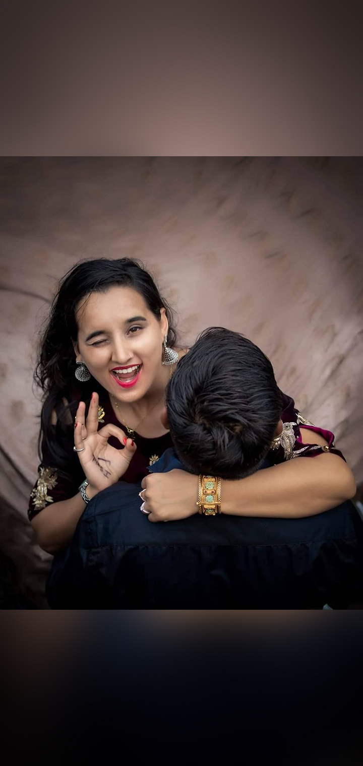 Dilus Photography Pose Image