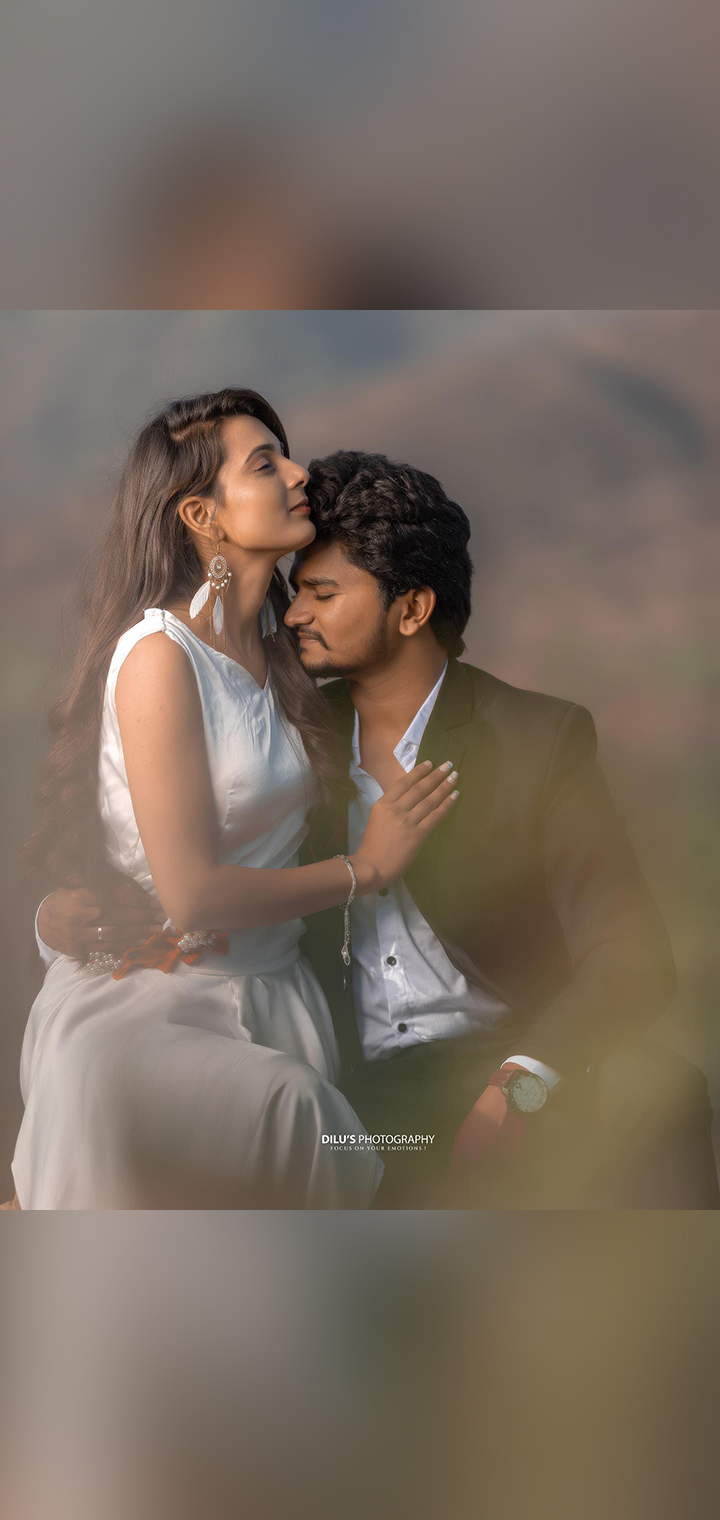Dilus Photography Pose Image