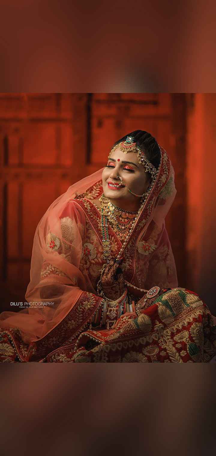Dilus Photography Pose Image