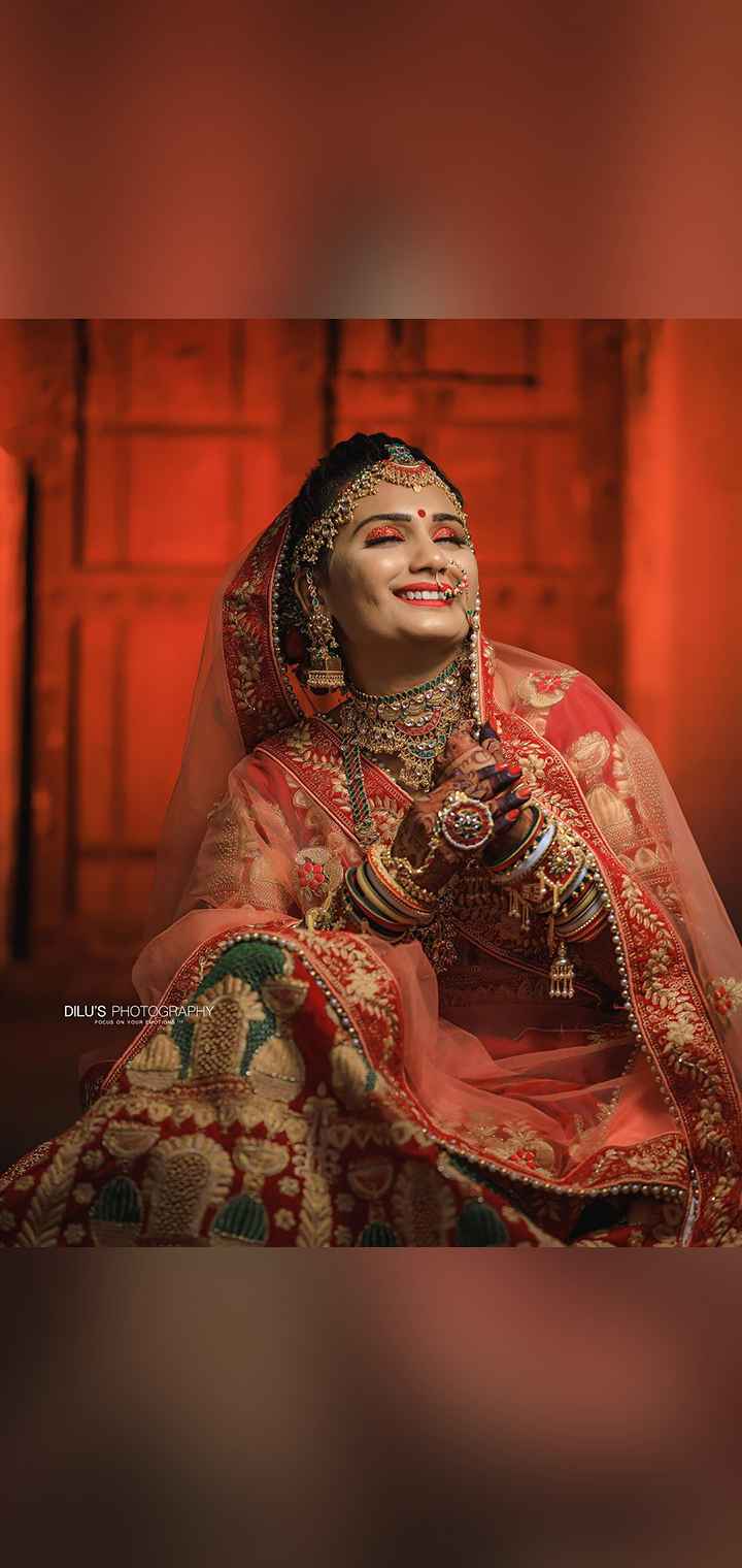 Dilus Photography Pose Image