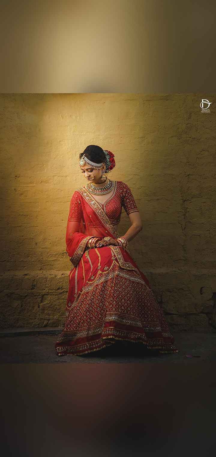 Dilus Photography Pose Image