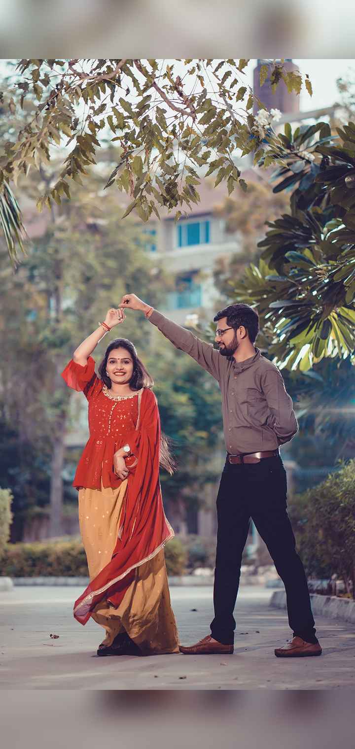 MARUTI PHOTO STUDIO Pose Image