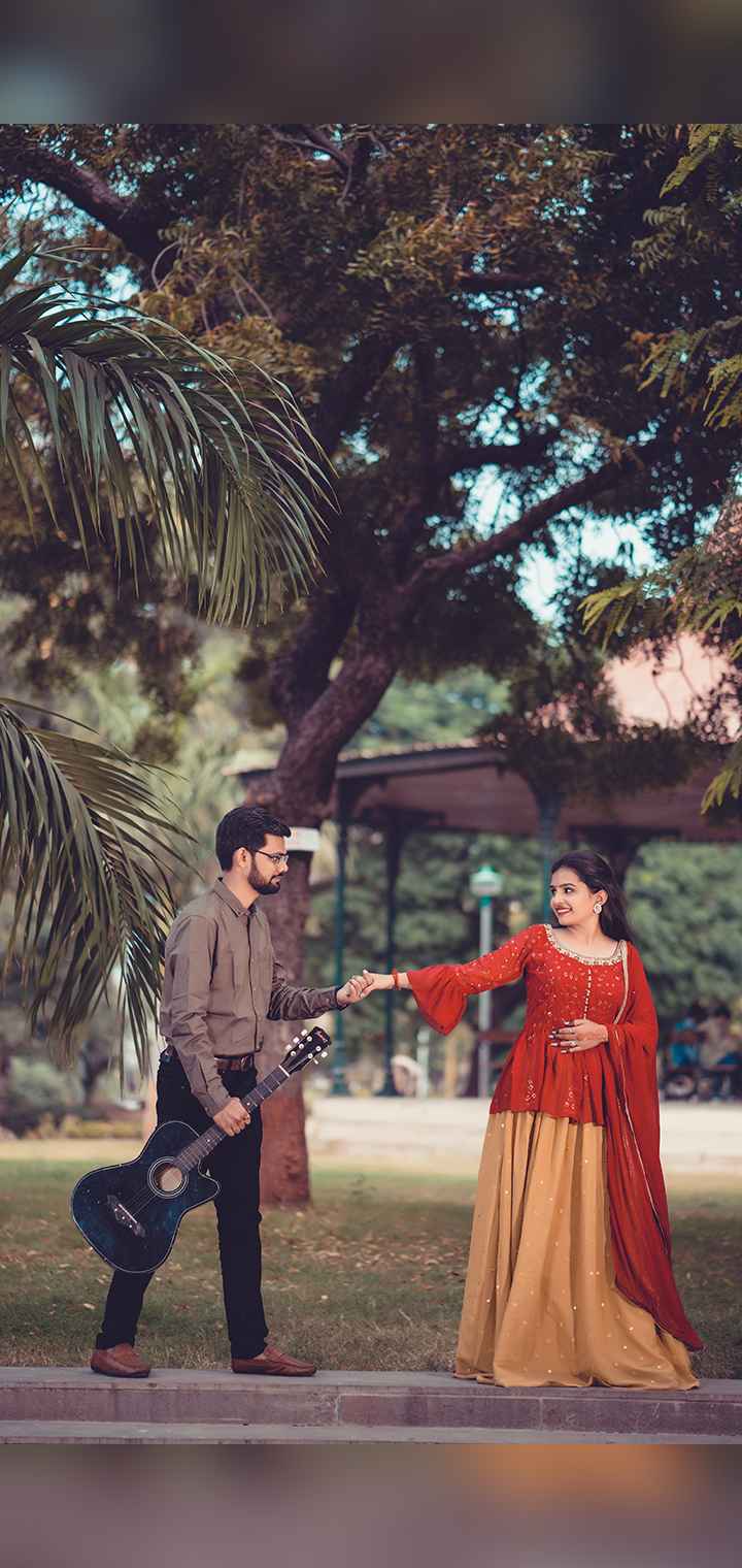 MARUTI PHOTO STUDIO Pose Image