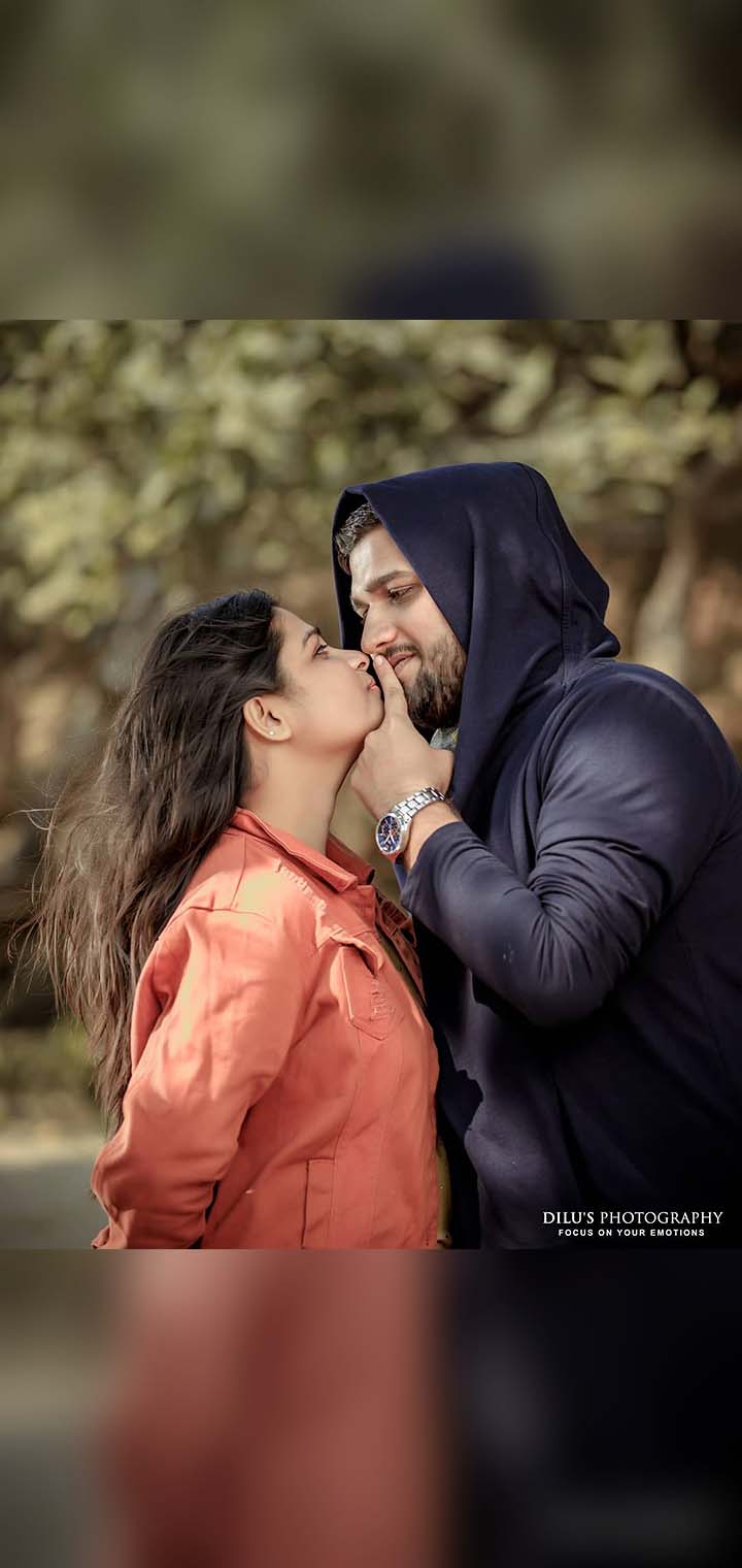 Dilus Photography Pose Image