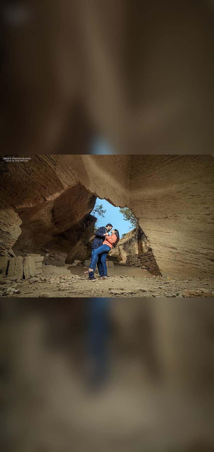 Dilus Photography Pose Image