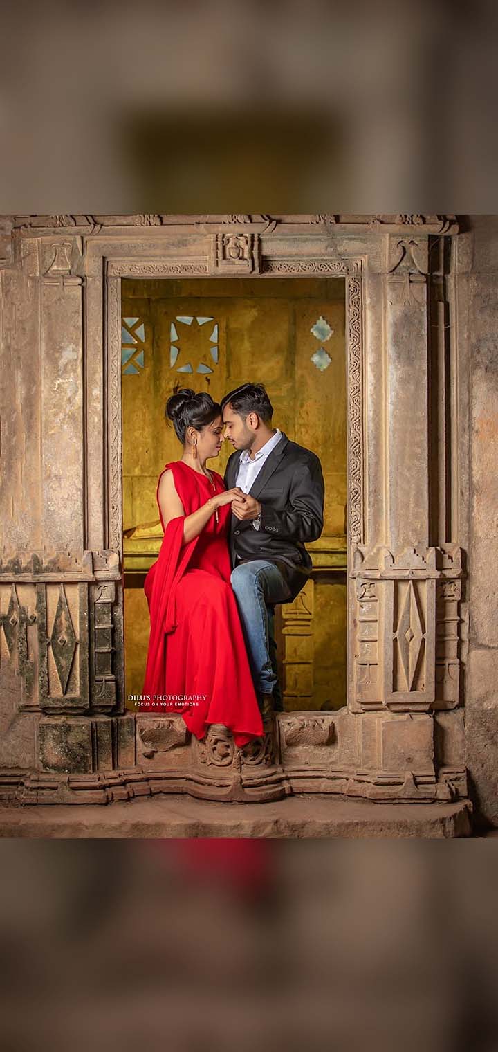 Dilus Photography Pose Image