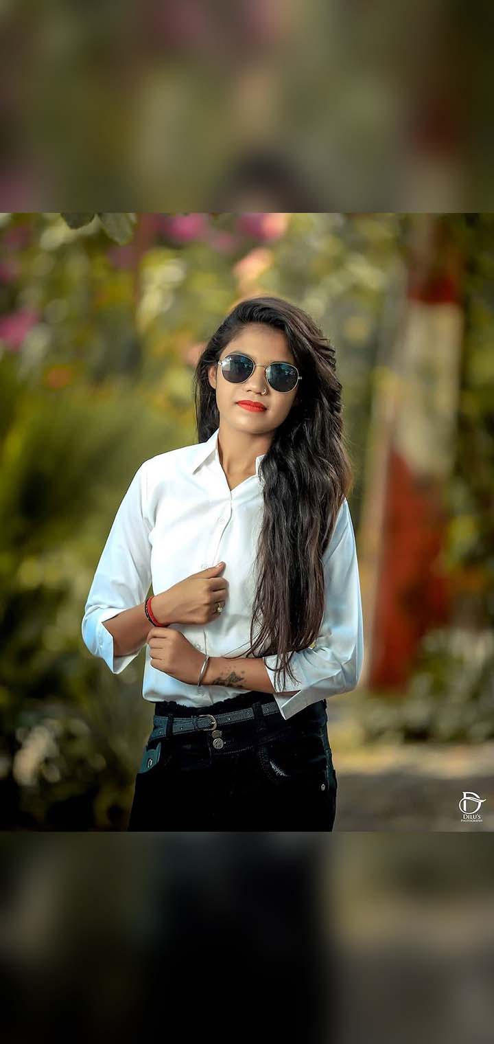 Dilus Photography Pose Image
