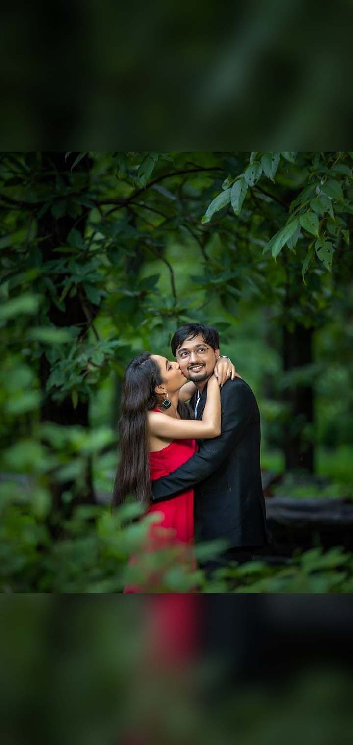 Dilus Photography Pose Image