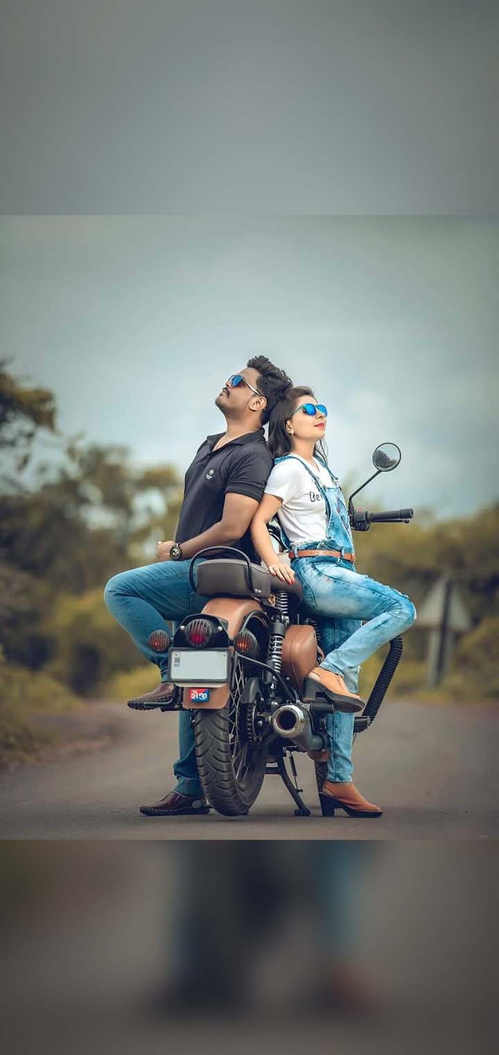 Dilus Photography Pose Image