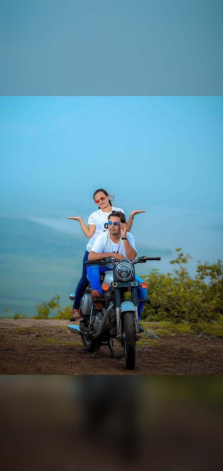 Dilus Photography Pose Image