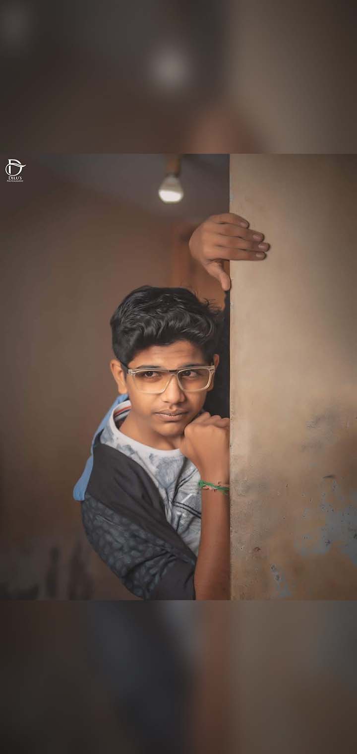 Dilus Photography Pose Image