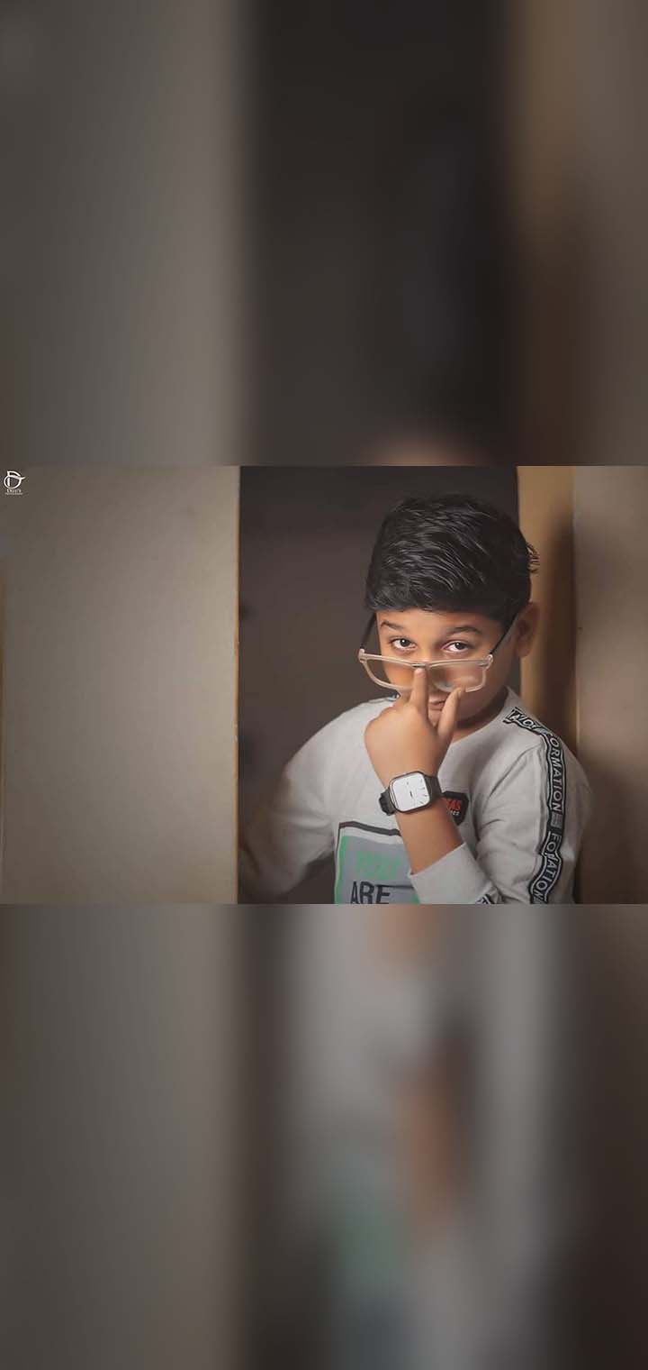 Dilus Photography Pose Image