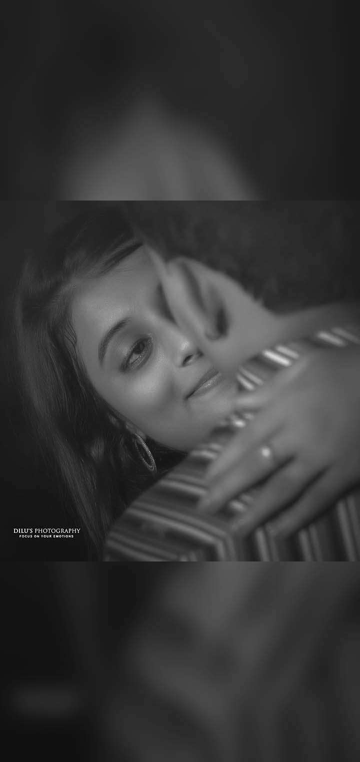 Dilus Photography Pose Image