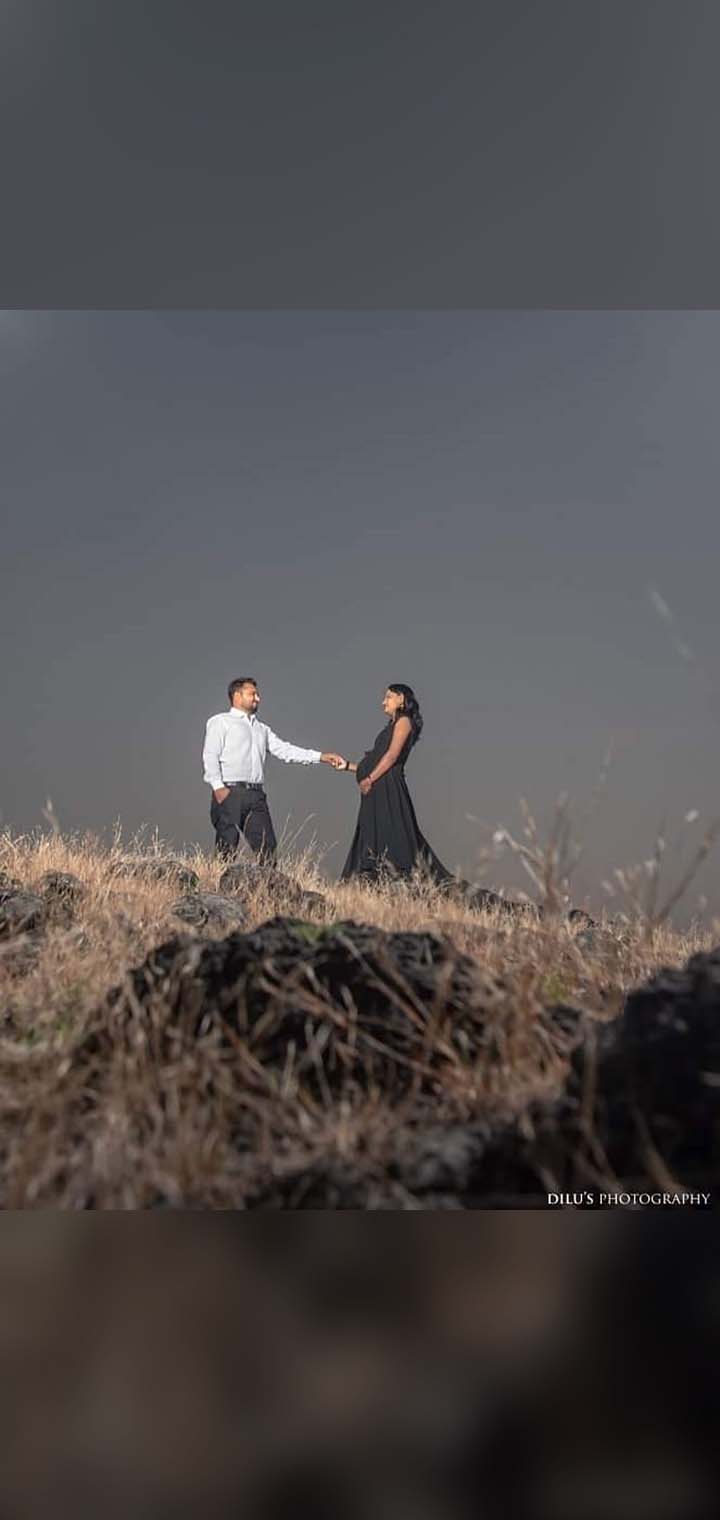 Dilus Photography Pose Image