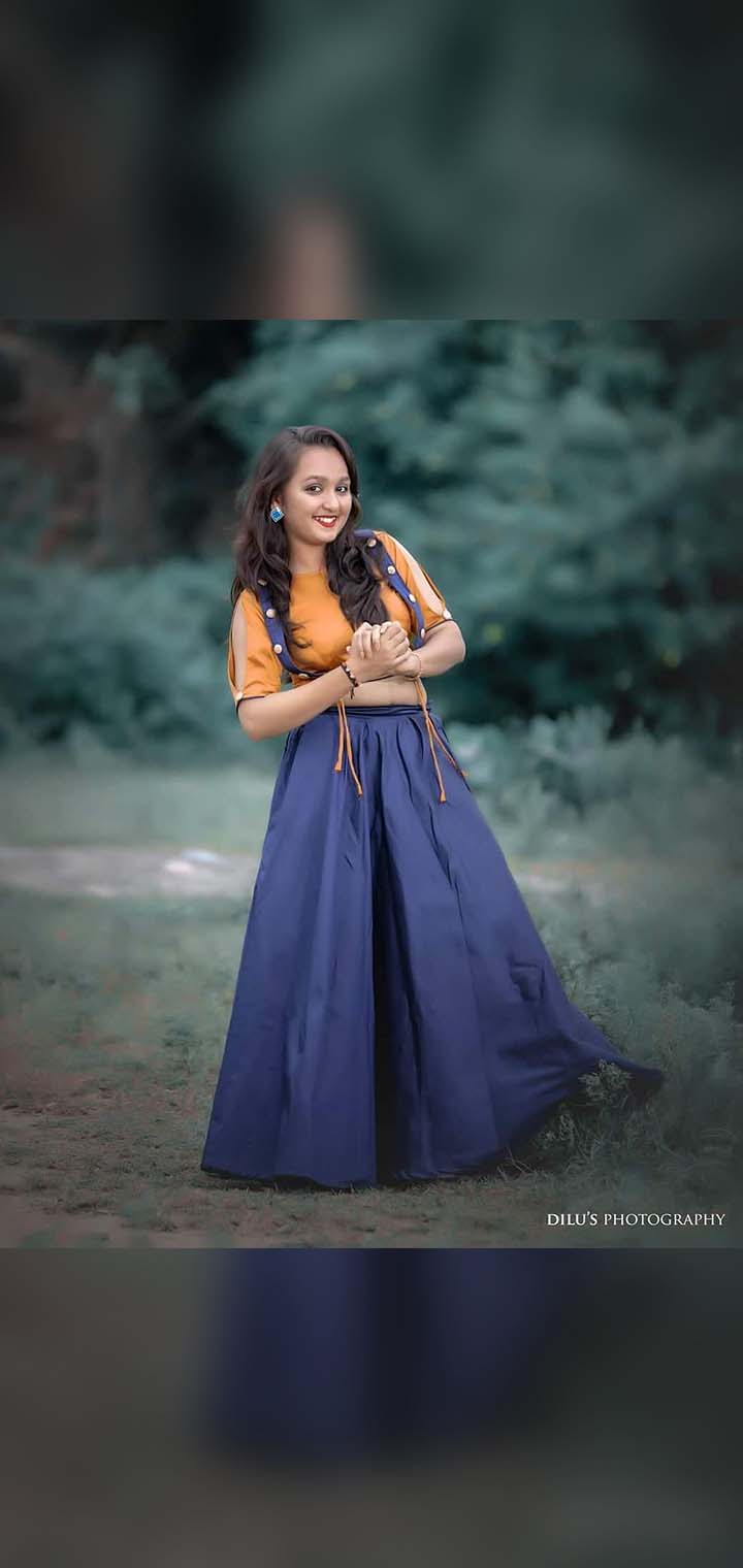 Dilus Photography Pose Image
