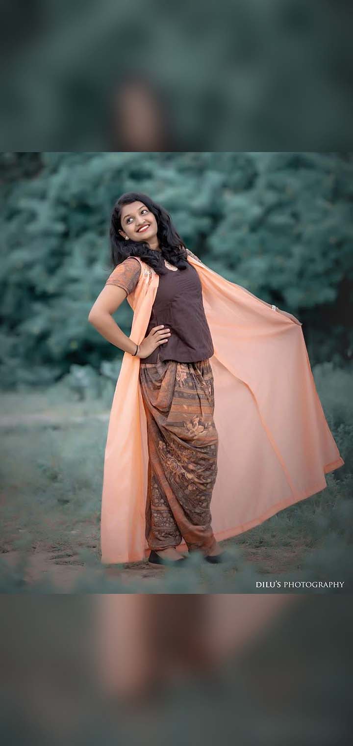Dilus Photography Pose Image