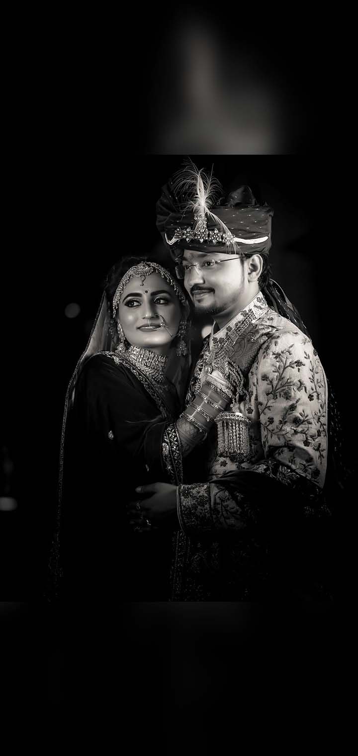 Dilus Photography Pose Image