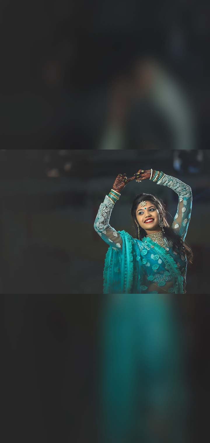 Dilus Photography Pose Image