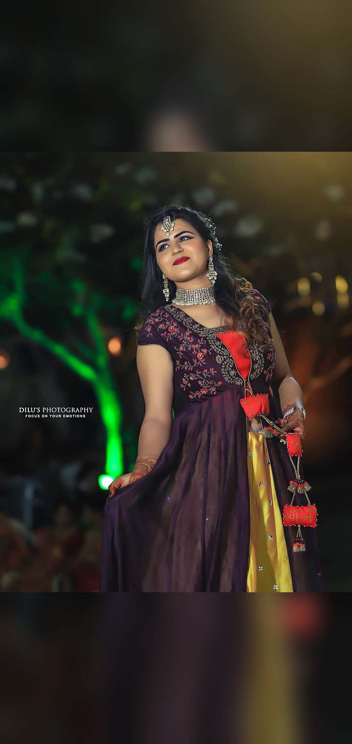 Dilus Photography Pose Image