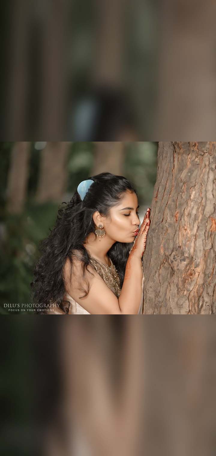 Dilus Photography Pose Image