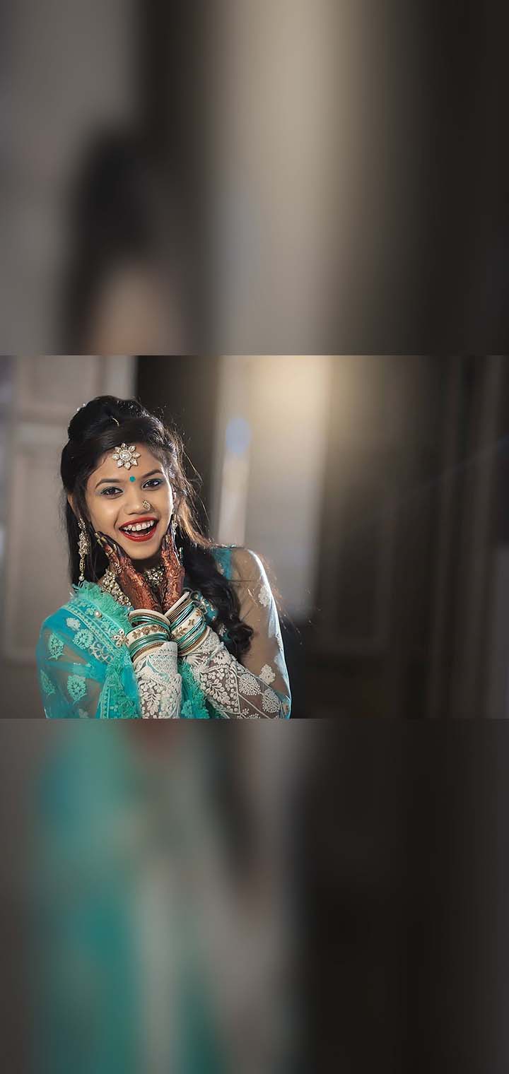 Dilus Photography Pose Image