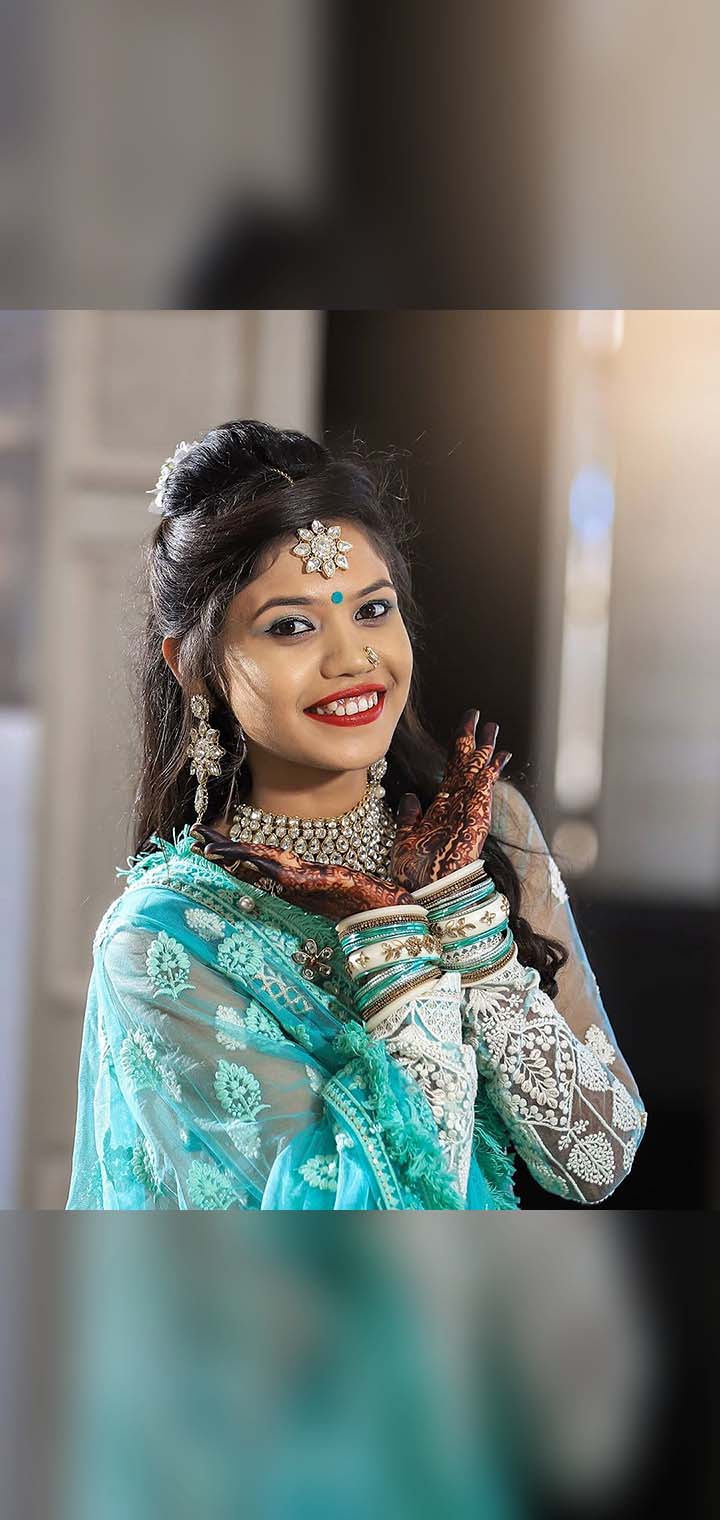 Dilus Photography Pose Image