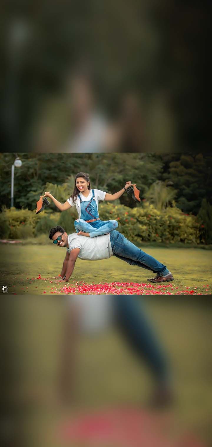 Dilus Photography Pose Image