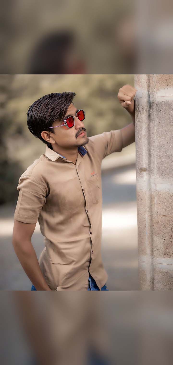 Dilus Photography Pose Image