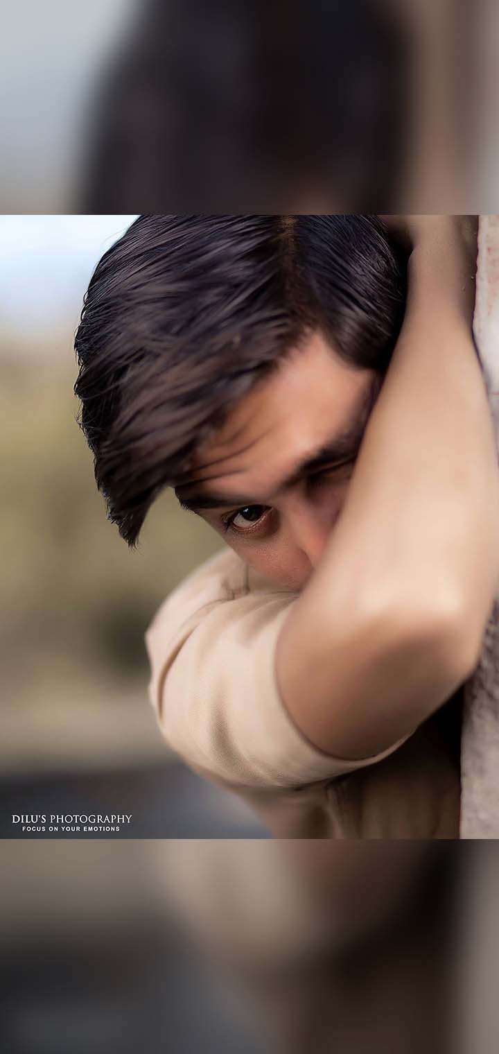 Dilus Photography Pose Image