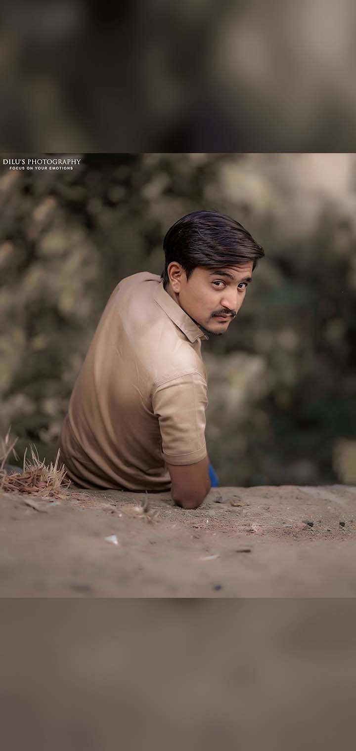 Dilus Photography Pose Image