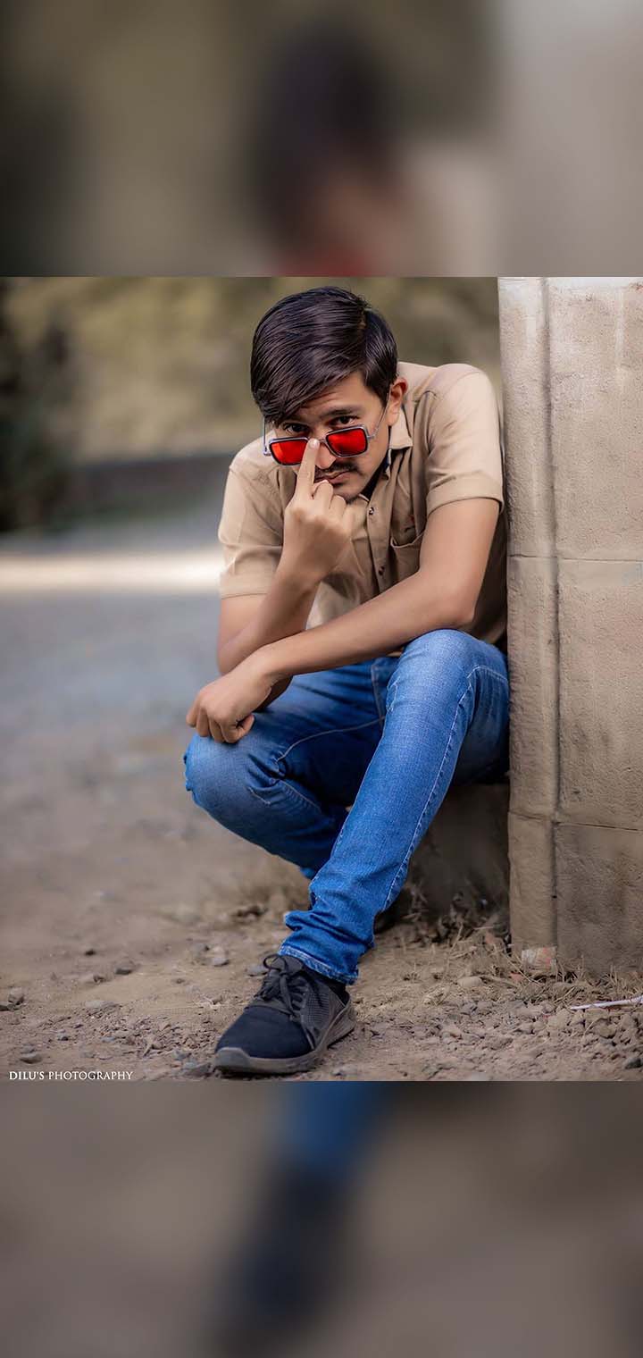 Dilus Photography Pose Image